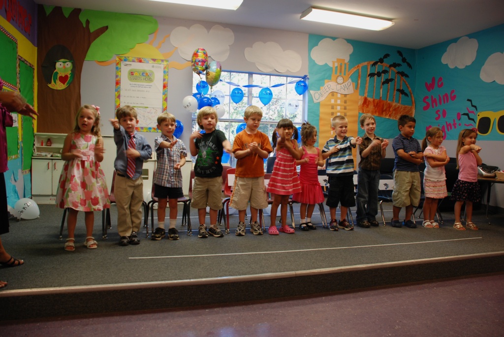 2010/07(July)/Ian PreK Graduation/2010-07-29-01 Ian's PreK Grad.jpg